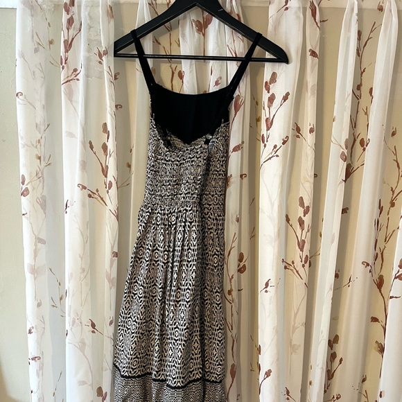 Patterned Mini Dress - Picture 4 of 9